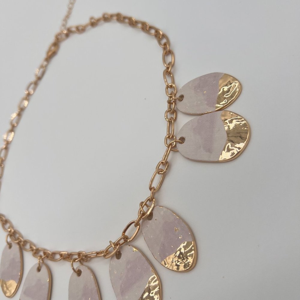 NWOT 🥀 18" White & Gold Teardrop Necklace w/ 4" Extender Women's Time And Tru - Picture 5 of 11